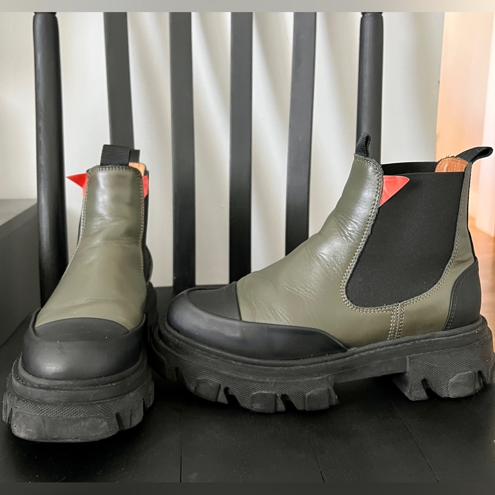 GANNI Army Green Chelsea Black Stitch Cleated Low Chelsea Boots, Women’s Size 40
